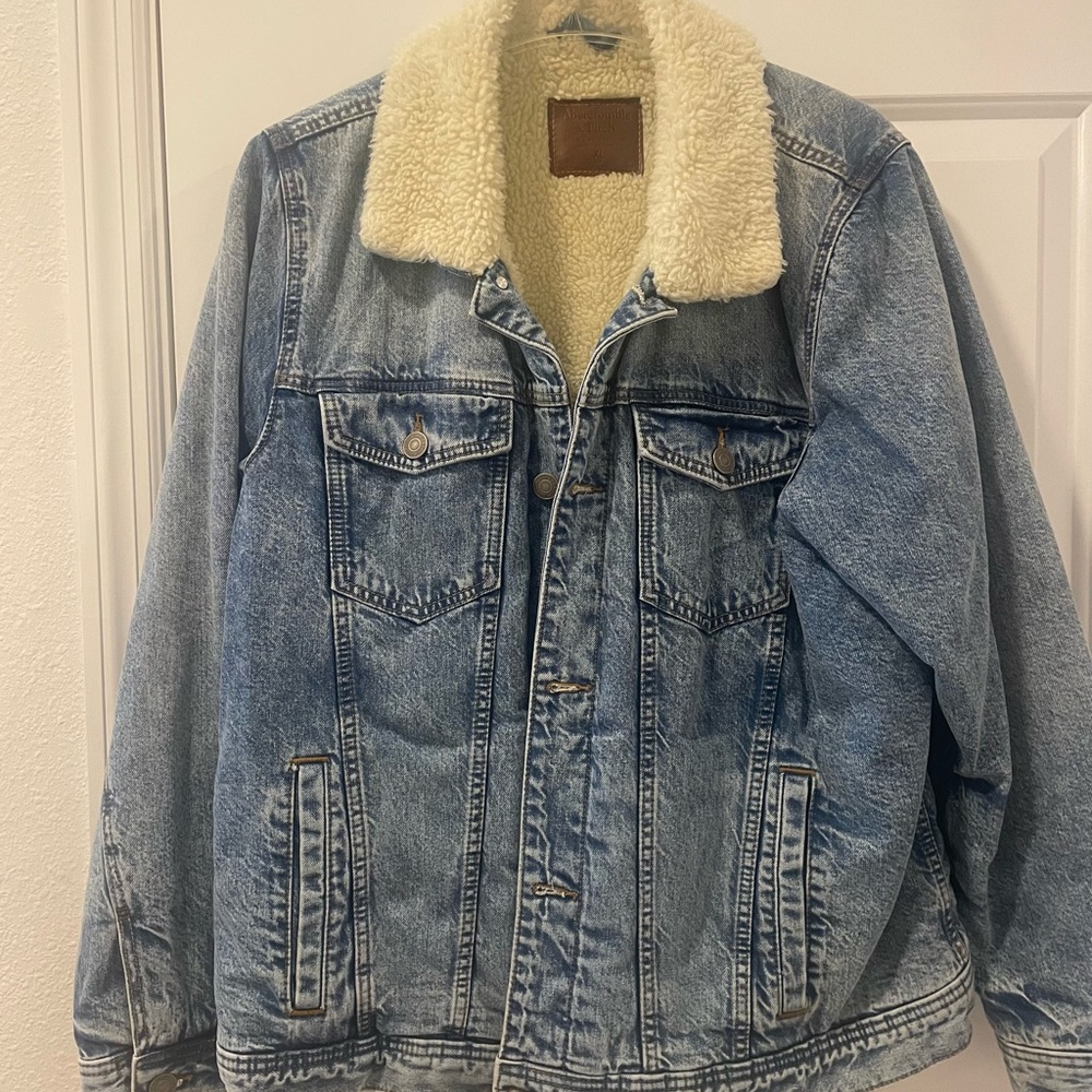 Mens Abercrombie & Fitch gorgeous denim sherpa lined jacket never worn